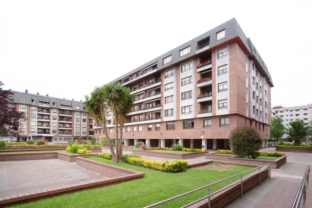 Vista exterior de Piso en venta en Getxo  con Calefacción, Trastero y Amueblado