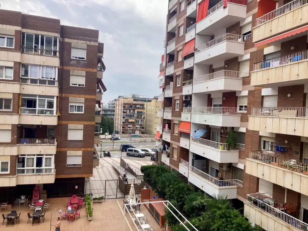 Appartamento con terrazza in vendita a Calle Joan Maragall, imagen 2