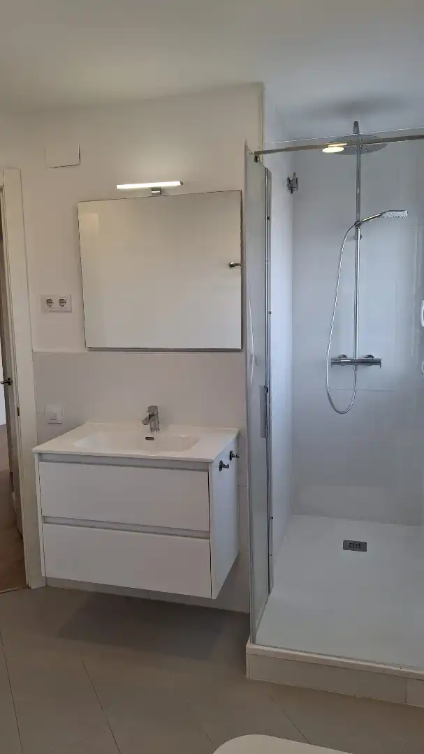 Bathroom of Flat for sale in Sant Cugat del Vallès  with Air Conditioner, Heating and Terrace