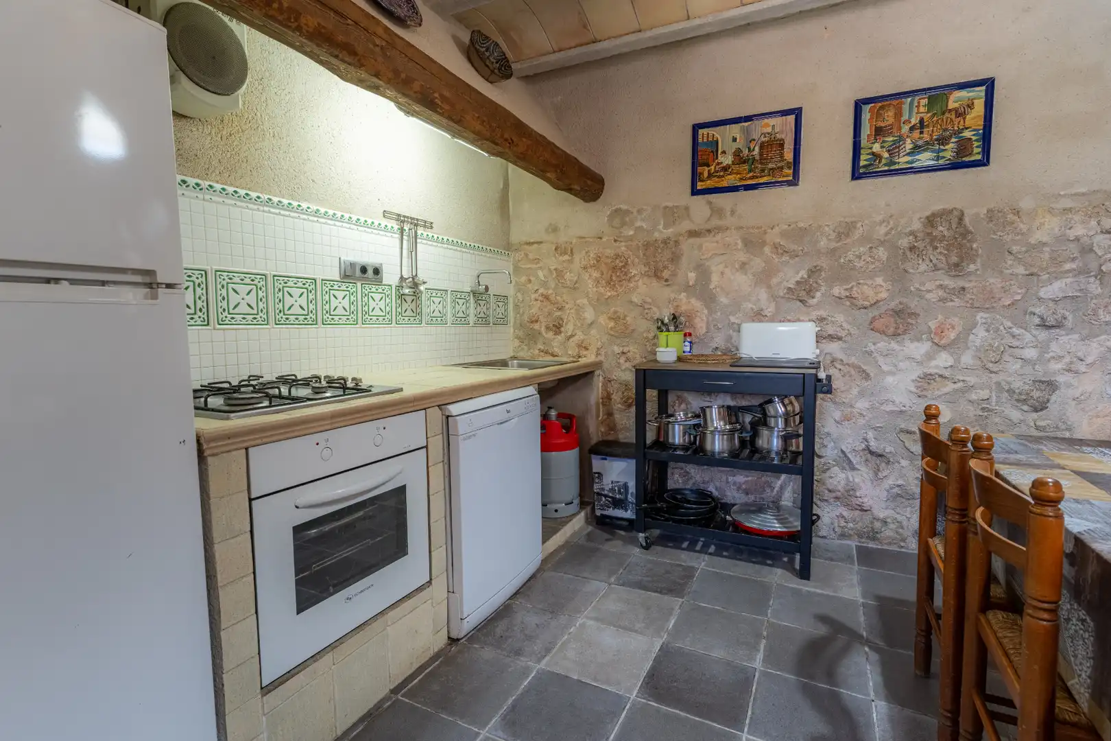 Kitchen of Houses for sale in Montblanc  with Air Conditioner, Heating and Private garden