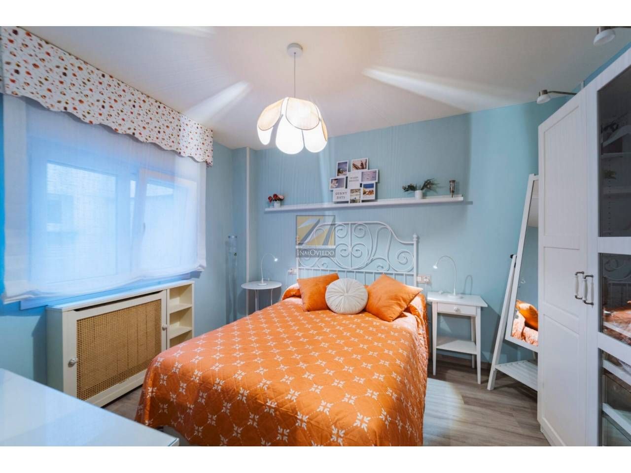 Habitación de Piso de alquiler en Oviedo  con Calefacción, Parquet y Balcón