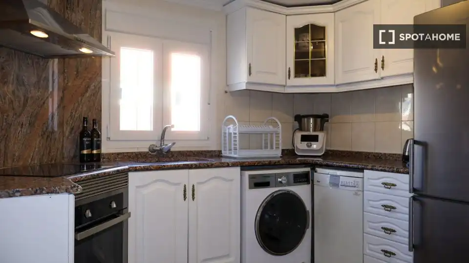 Kitchen of Flat for rent in Valencia  with Air Conditioner, Heating and Furnished