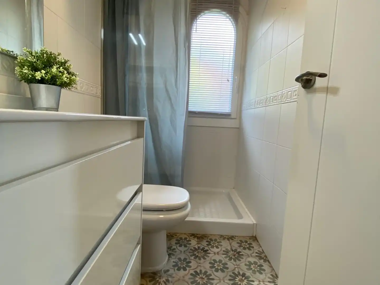 Bathroom of Flat for rent in Donostia - San Sebastián   with Heating, Furnished and Oven