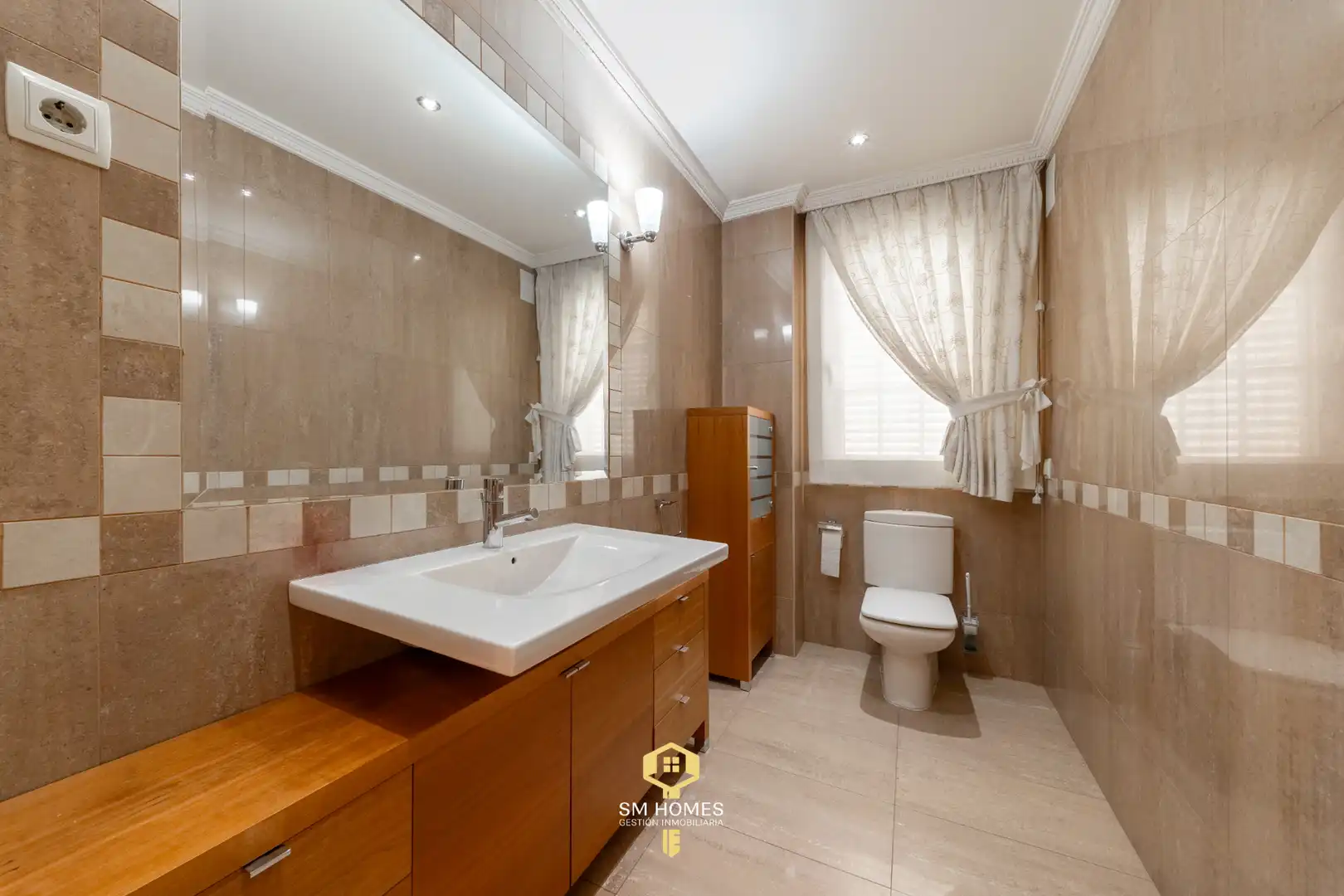 Baño de Casa adosada en venta en Coslada con Calefacción, Jardín privado y Terraza