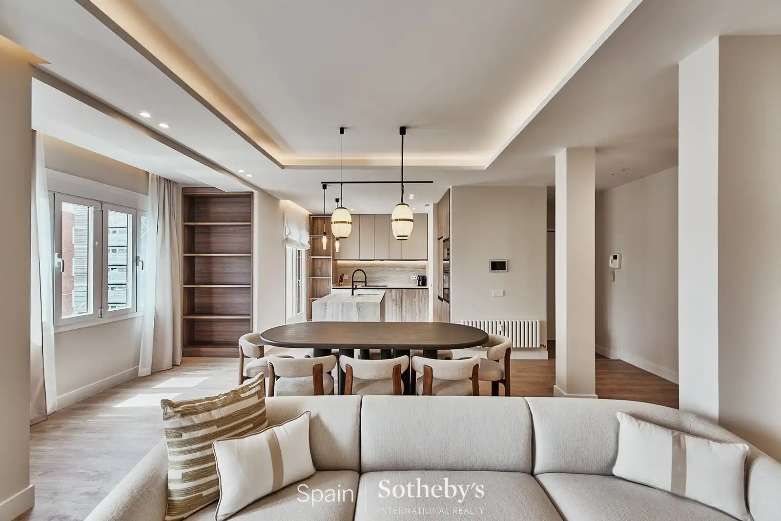 Sala d'estar de Apartament en venda en  Madrid Capital amb Aire condicionat, Calefacció i Terrassa