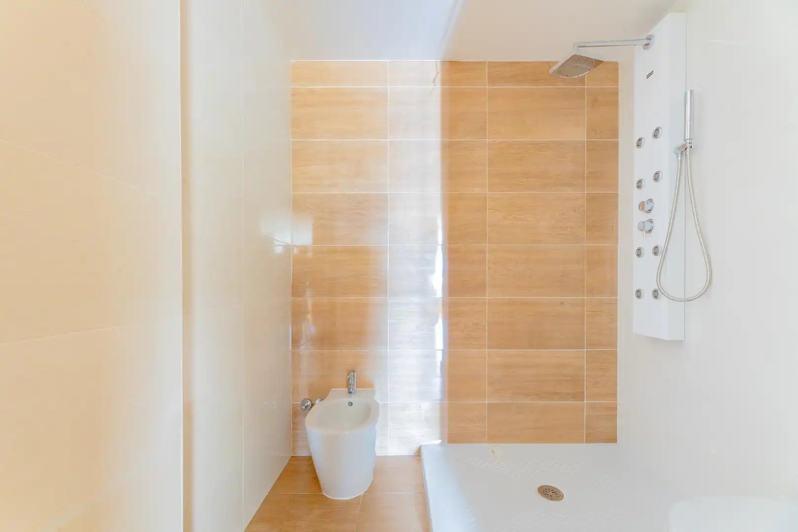 Baño de Ático de alquiler en Gandia con Aire acondicionado, Calefacción y Parquet