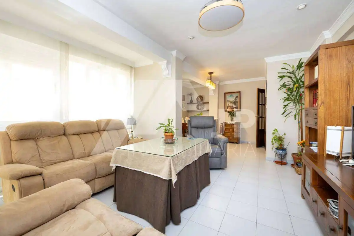 Wohnzimmer von Wohnung zum Verkauf in Granada mit Klimaanlage, Heizung und Terrasse