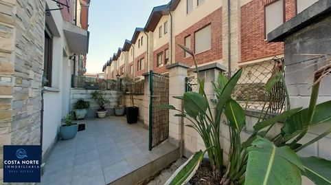 Foto 2 de Casa adosada en venta en Somavia, 80, Alfoz de Lloredo, Cantabria
