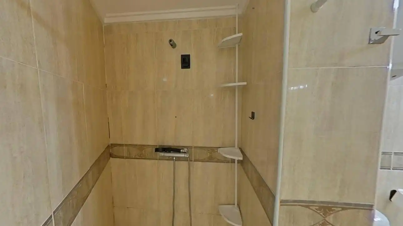 Bany de Planta baixa en venda en Torrevieja amb Aire condicionat, Calefacció i Jardí privat