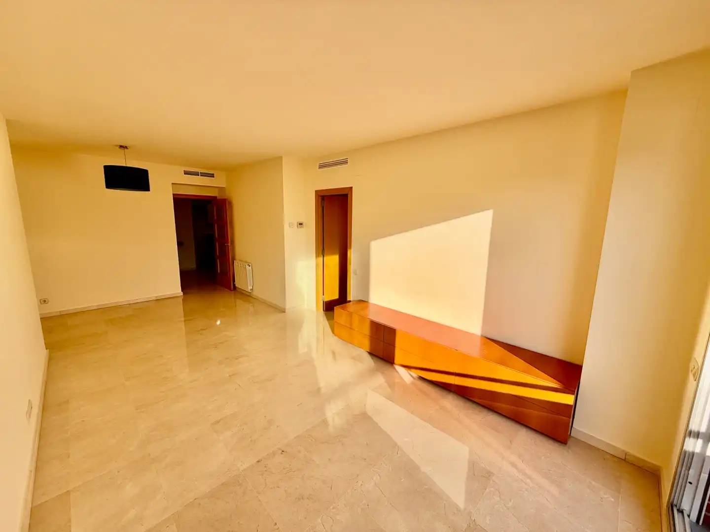 Flat for rent in  Barcelona Capital  with Air Conditioner, Terrace and Balcony