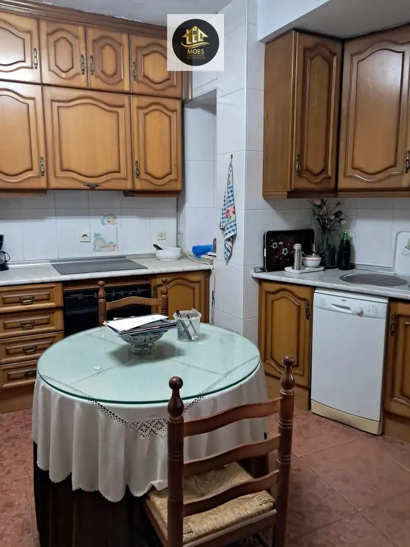 Casa amb terrassa en venda a Linarejos, imagen 3