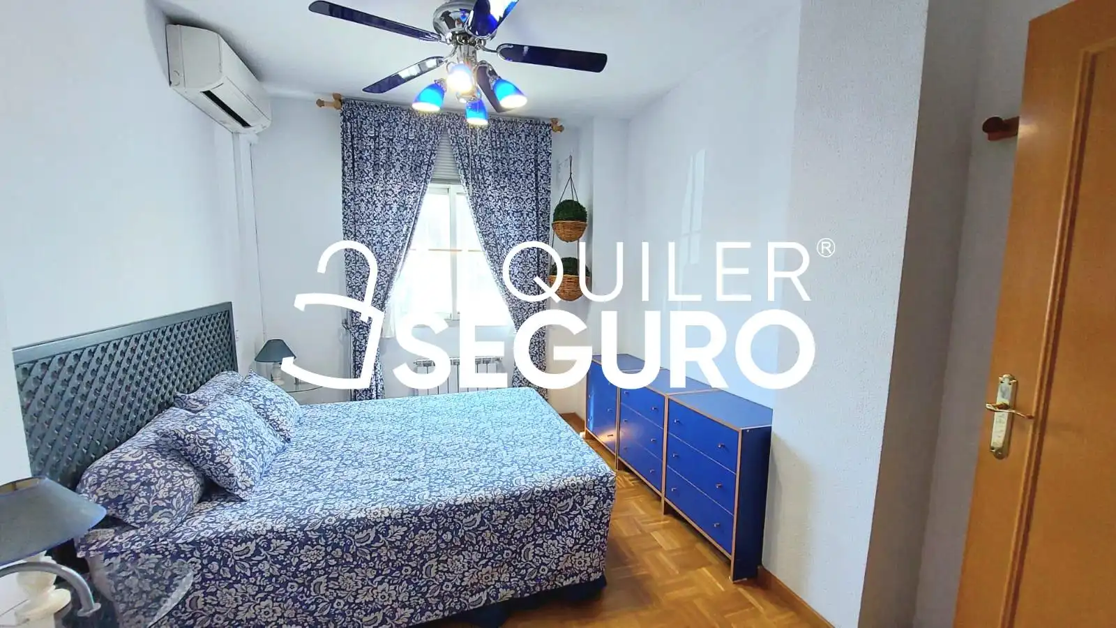 Bedroom of Flat for rent in Madrid  with Air Conditioner, Heating and Furnished