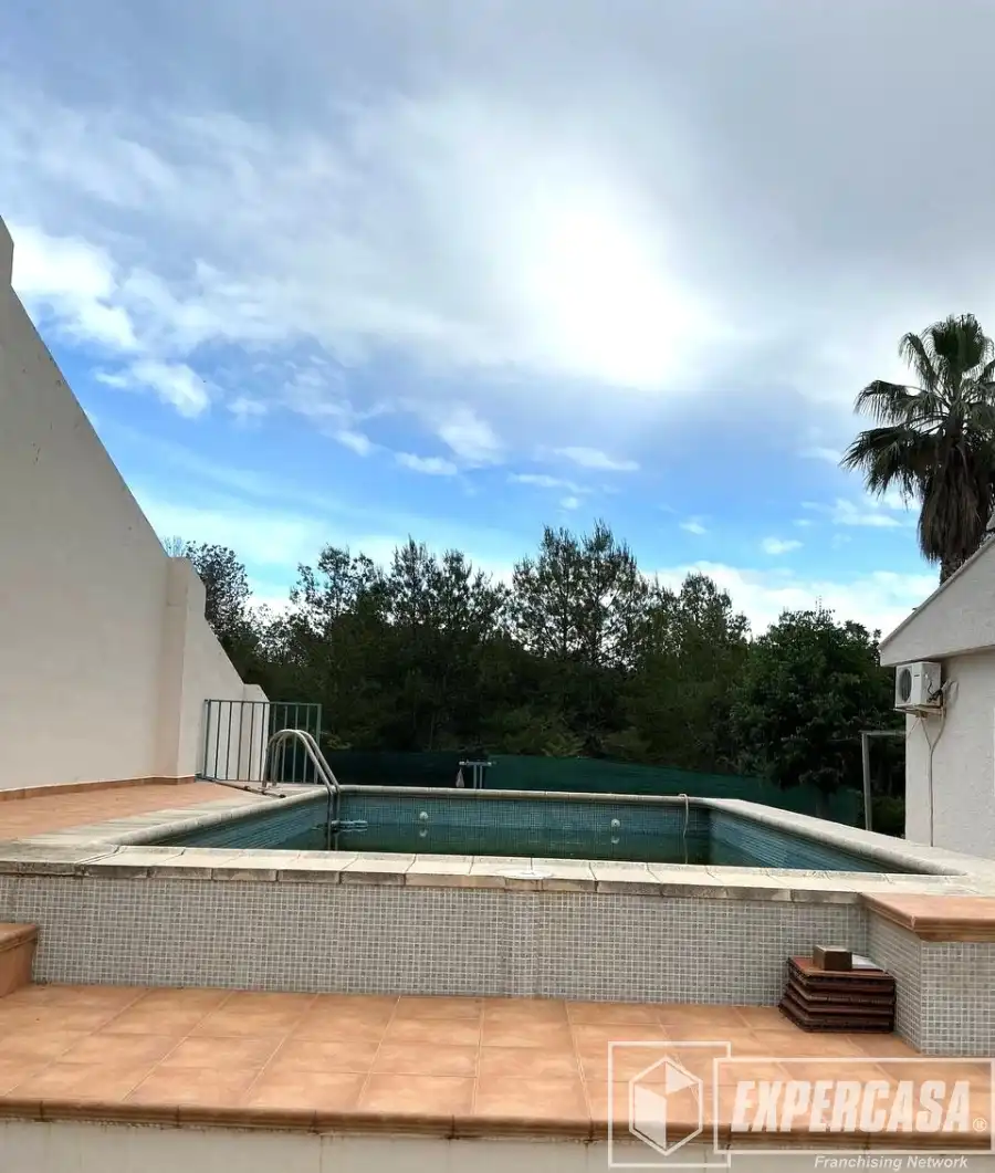 Schwimmbecken von Haus oder Chalet zum Verkauf in Bétera mit Klimaanlage, Terrasse und Abstellraum