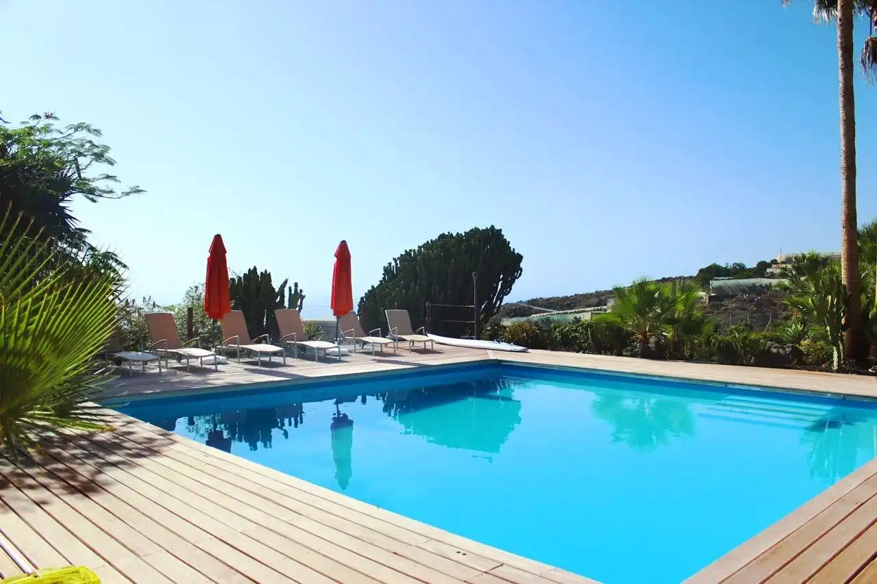 Piscina de Casa o xalet en venda en Guía de Isora amb Aire condicionat, Jardí privat i Terrassa