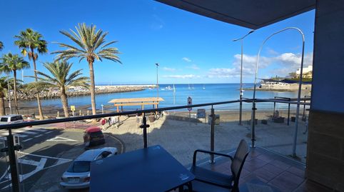 Luminoso y moderno apartamento con vistas espectaculares a la playa y al mar
