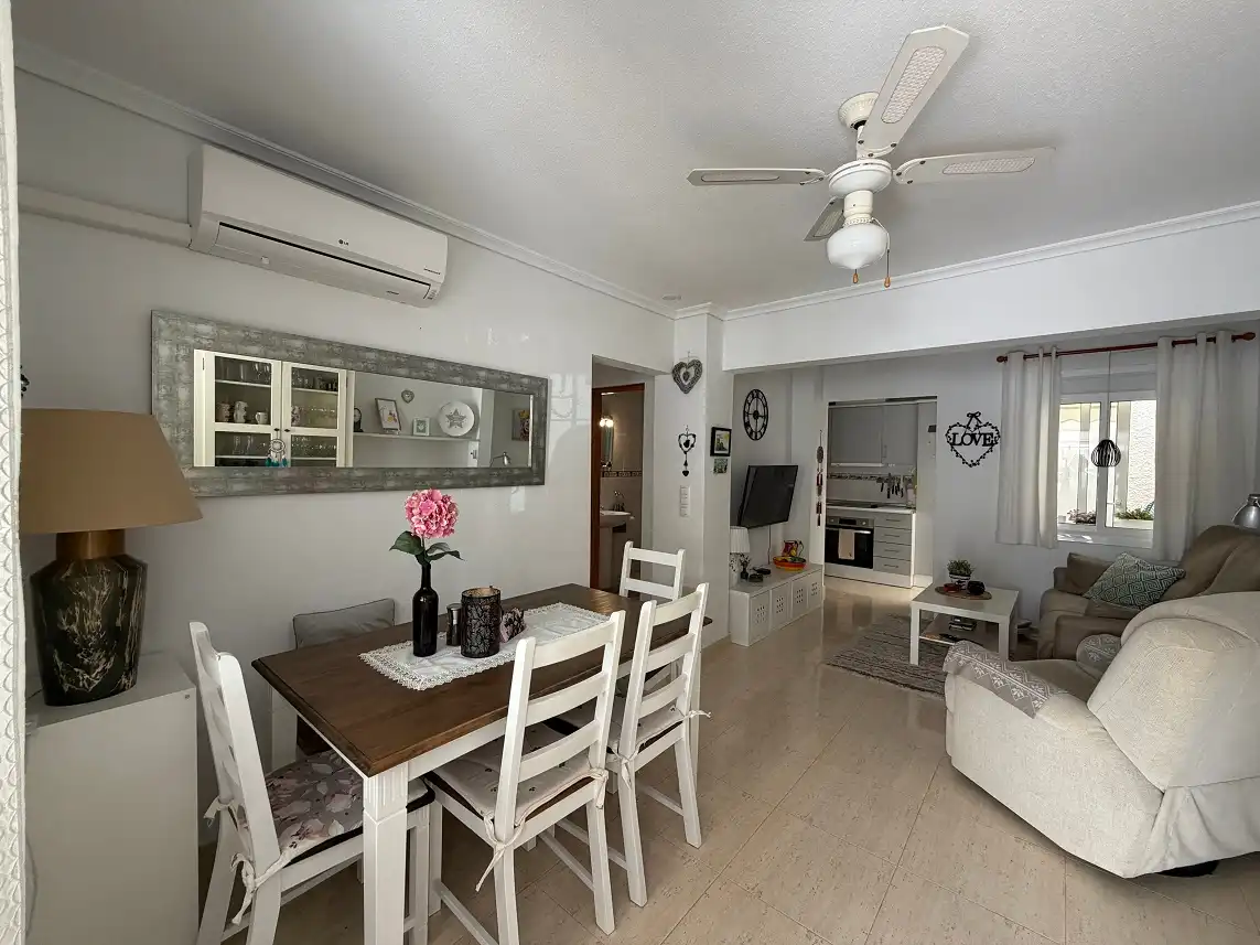 Comedor de Casa adosada en venta en Santa Pola con Aire acondicionado, Terraza y Amueblado