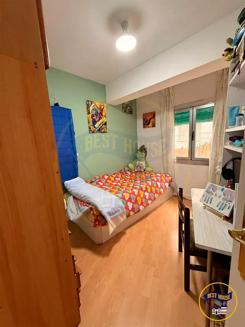 Piso en venta en RAMON Y CAJAL, Centro