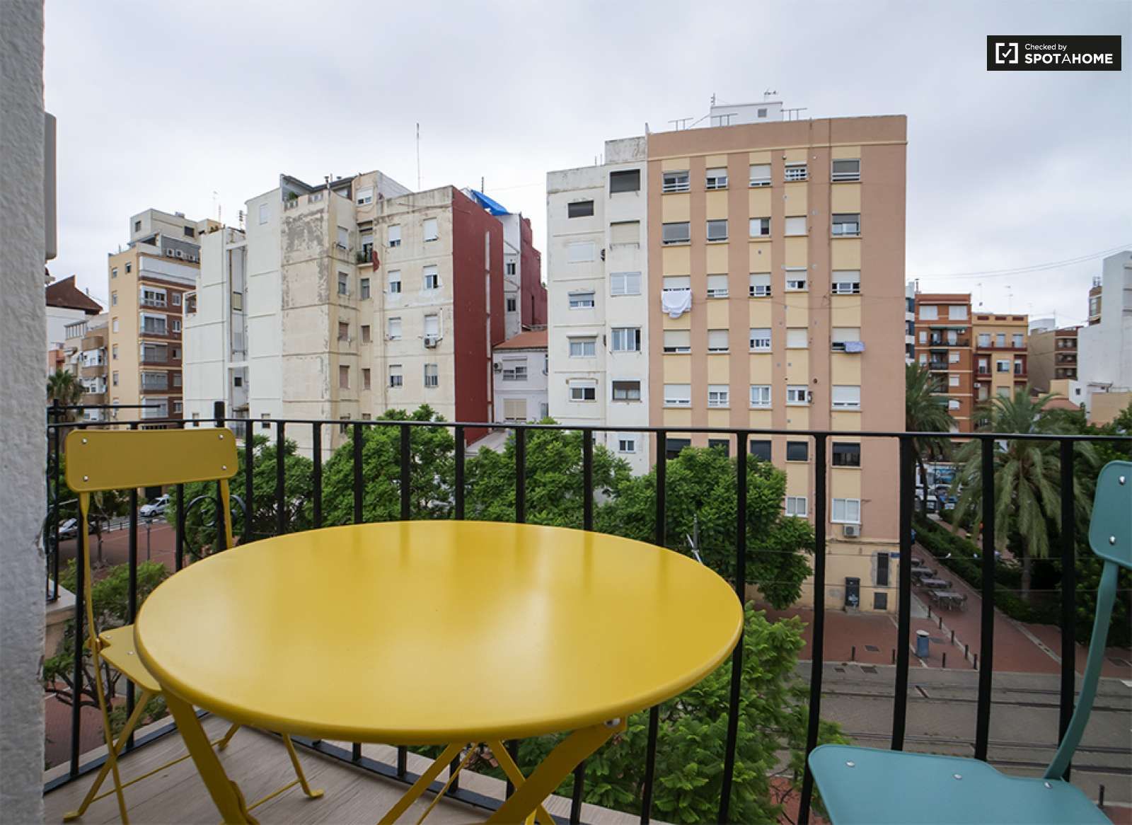 Terrassa de Apartament per a compartir en  Valencia Capital amb Aire condicionat, Calefacció i Terrassa