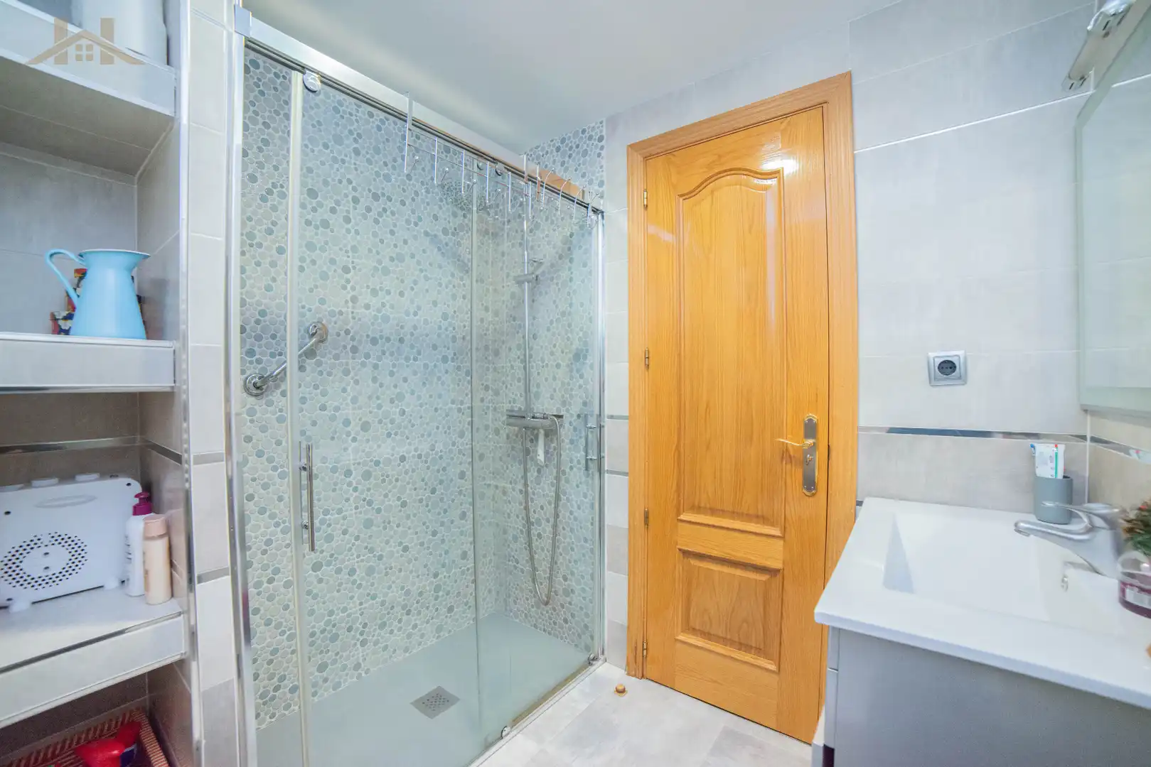 Bathroom of Houses for sale in Fuenlabrada  with Air Conditioner, Heating and Private garden