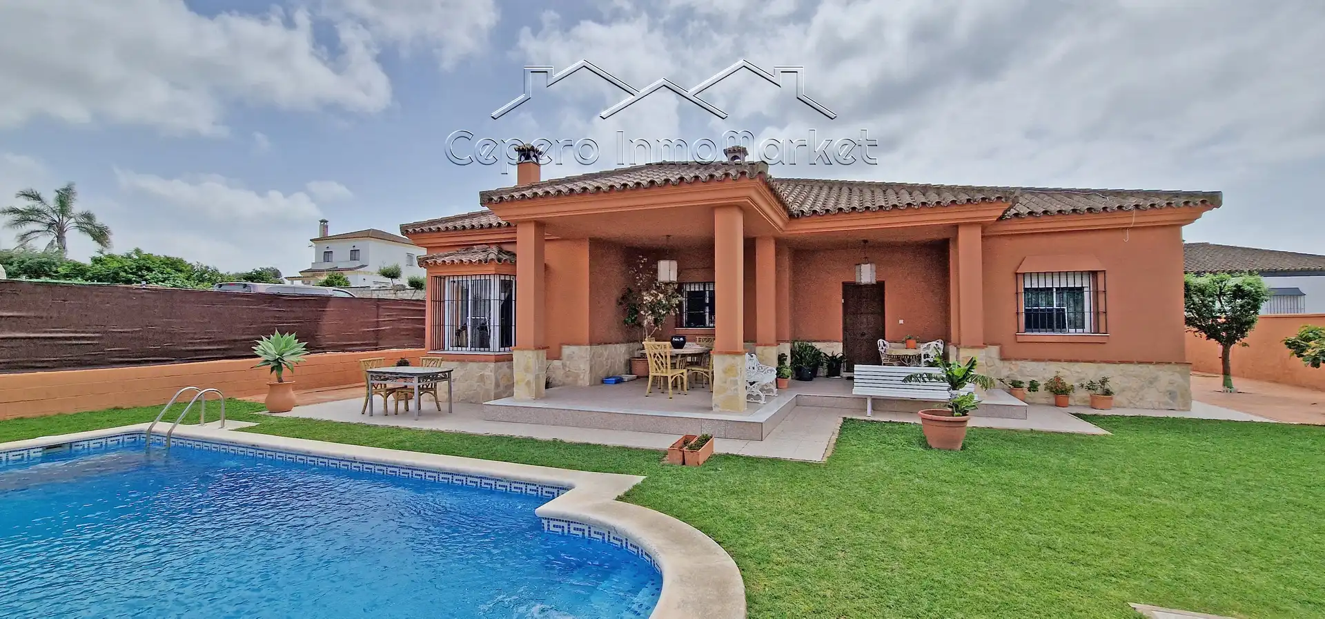 Piscina de Casa o xalet en venda en El Puerto de Santa María amb Aire condicionat, Jardí privat i Piscina