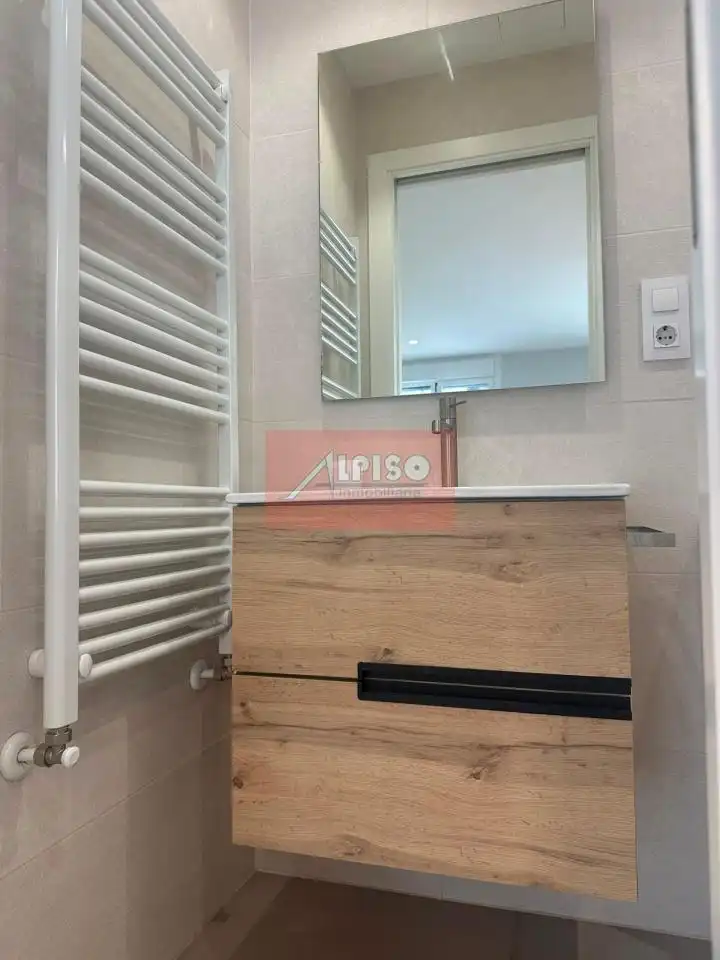Badezimmer von Wohnungen zum Verkauf in Ourense Capital  mit Klimaanlage, Heizung und Terrasse