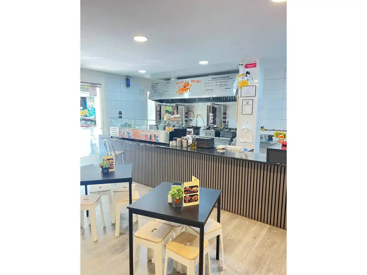 Local comercial de lloguer a Calle Navia, imagen 2