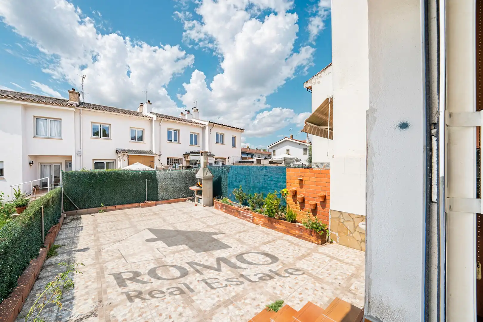 Vista exterior de Casa adosada en venta en Santa Perpètua de Mogoda con Balcón