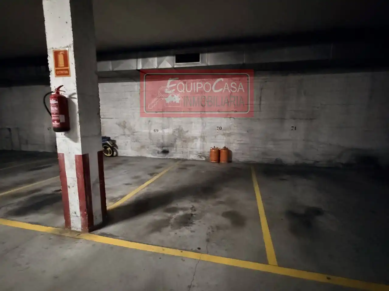 Parkplatz von Wohnung zur Miete in Lugo mit Heizung, Parkett und Möbliert