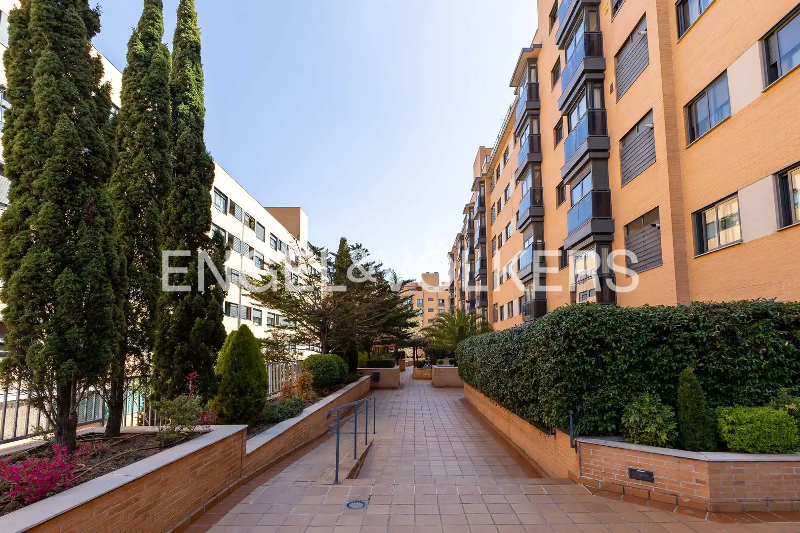 Außenansicht von Wohnung zum Verkauf in Madrid mit Heizung und Abstellraum