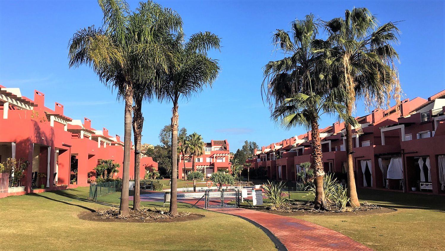 Exterior view of Single-family semi-detached for sale in Sotogrande  with Air Conditioner, Heating and Private garden