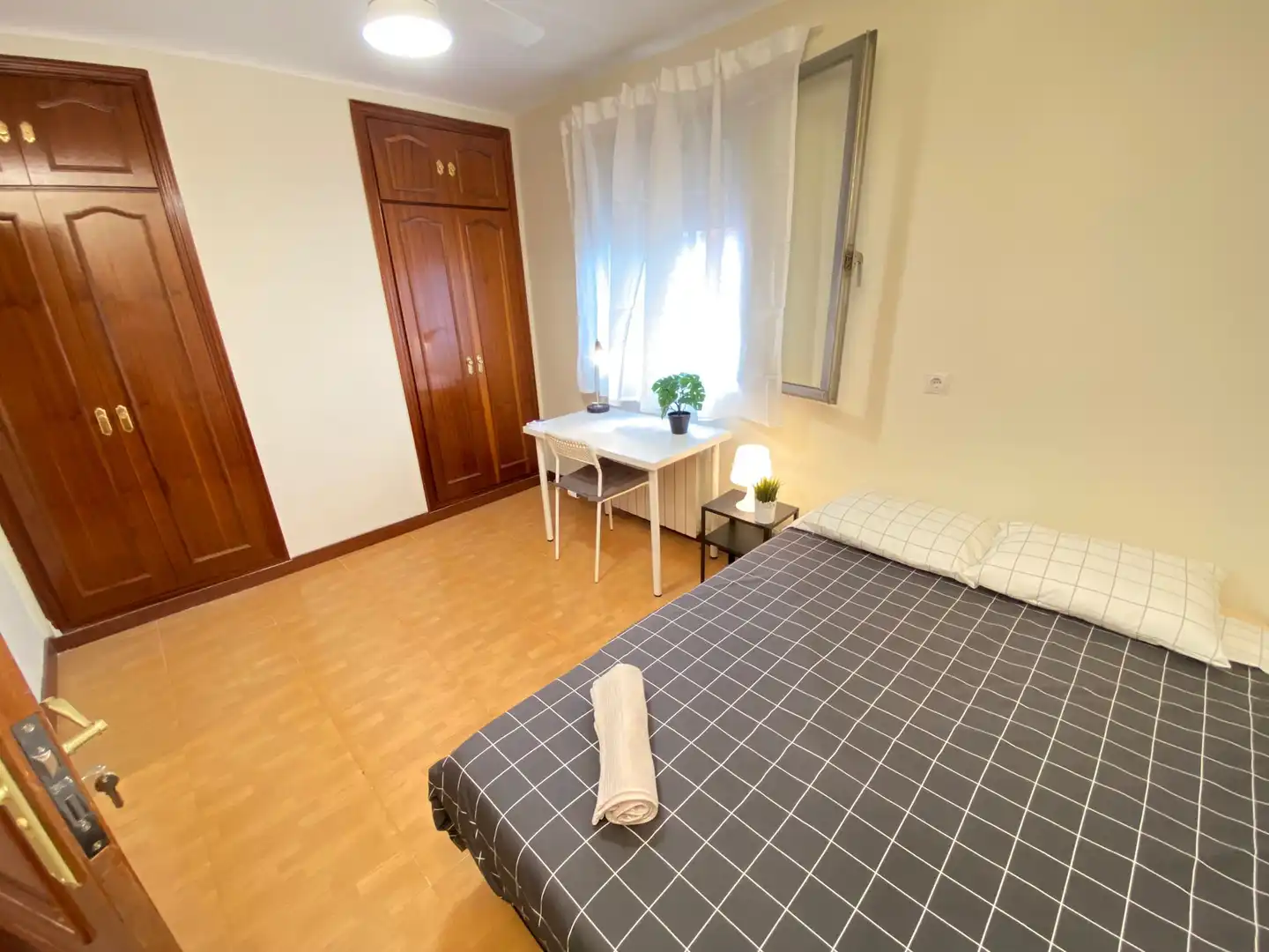 Room in Calle Pico de Alba, 2, Palomeras Bajas