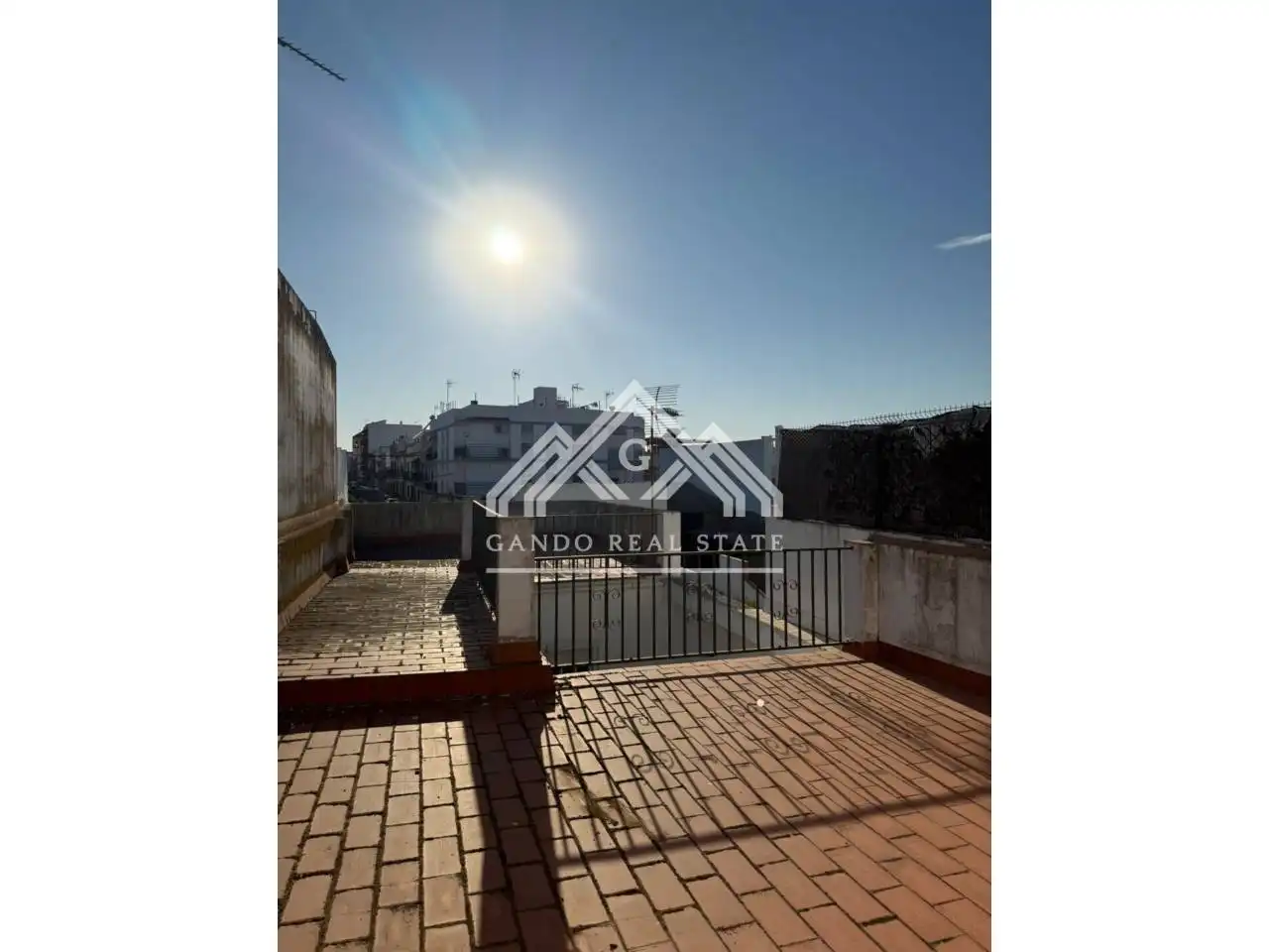Vista exterior de Casa adosada en venta en Dos Hermanas con Jardín privado y Terraza