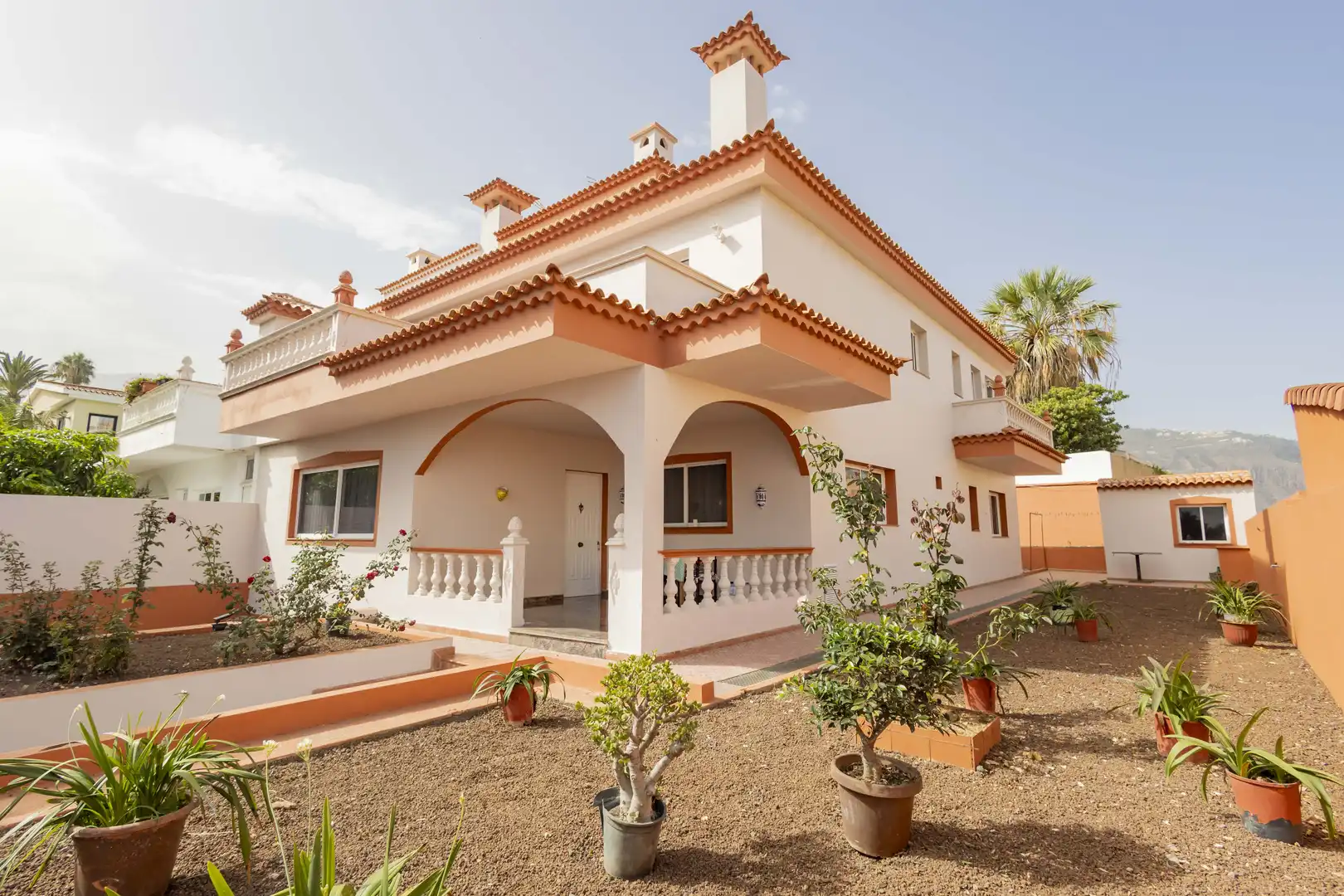 Vista exterior de Casa adosada en venta en Los Realejos con Jardín privado, Terraza y Trastero