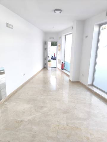 Local comercial en Alquiler en Calle Río Volga en Rodeo Alto - Guadaiza - La Campana
