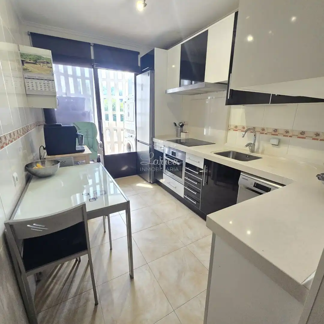 Cocina de Piso en venta en Amorebieta-Etxano con Calefacción, Terraza y Trastero
