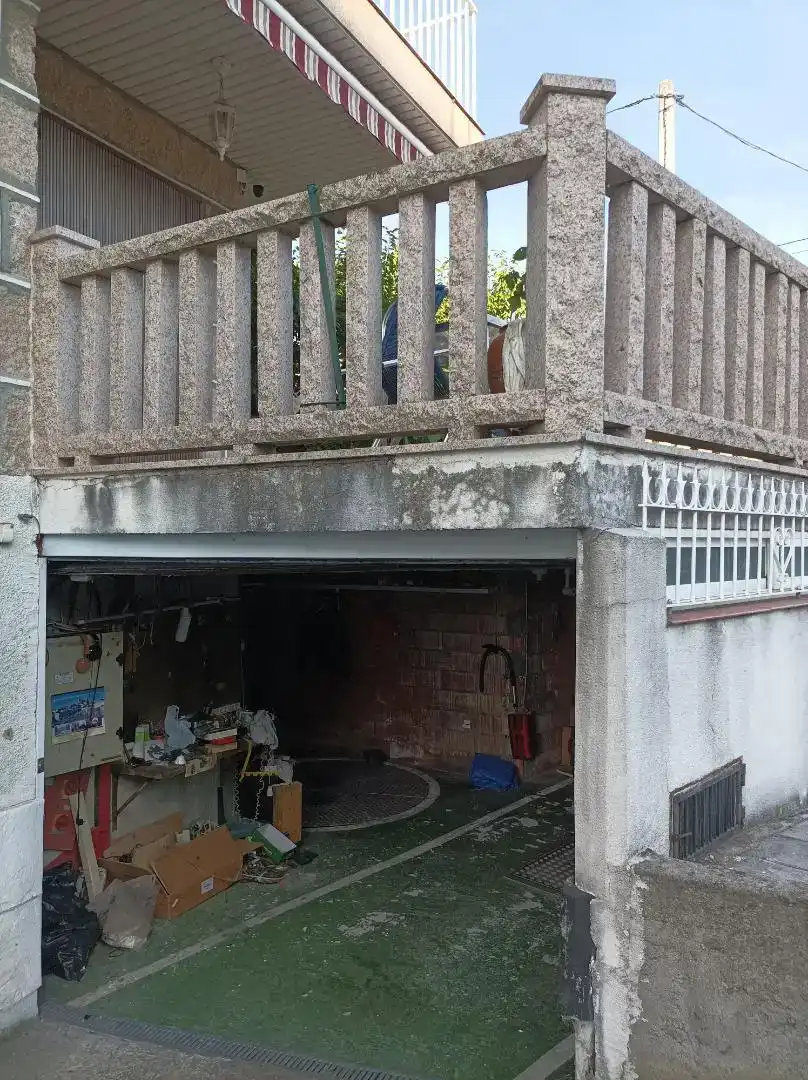 Terrassa de Casa o xalet en venda en San Cibrao das Viñas amb Balcó