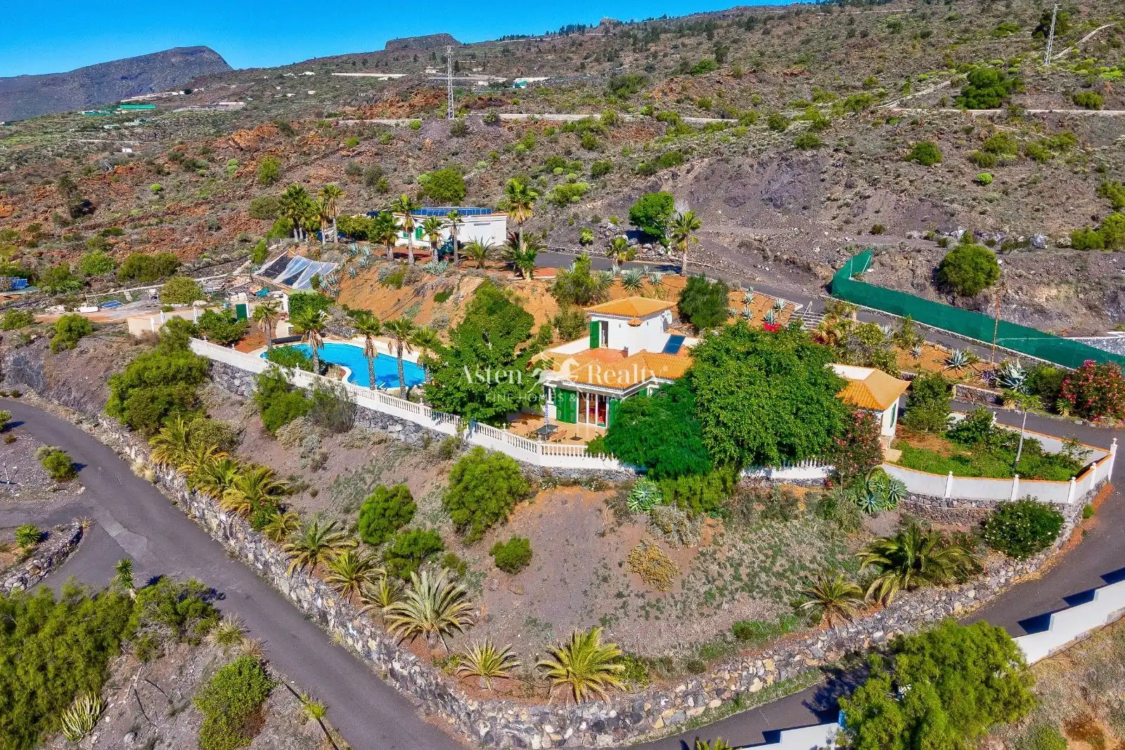 Außenansicht von Haus oder Chalet zum Verkauf in Guía de Isora mit Terrasse, Schwimmbad und Möbliert
