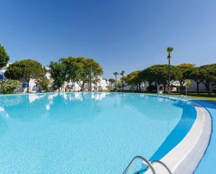 Piscina de Dúplex de lloguer en Chiclana de la Frontera amb Terrassa i Piscina comunitària