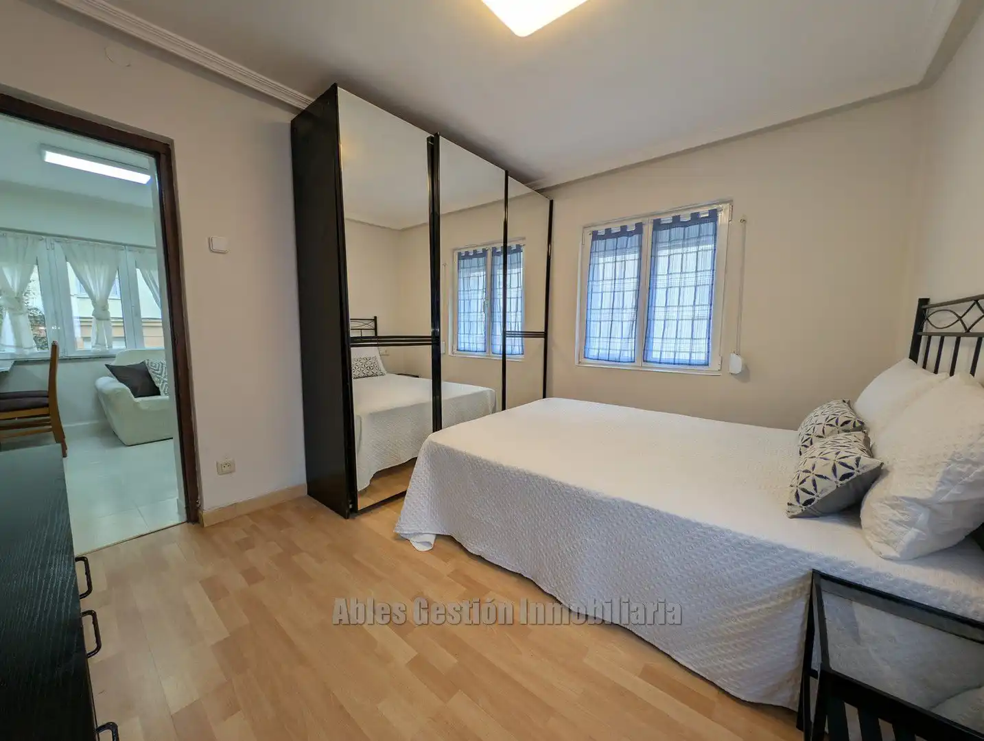 Schlafzimmer von Wohnung zum Verkauf in Oviedo  mit Möbliert