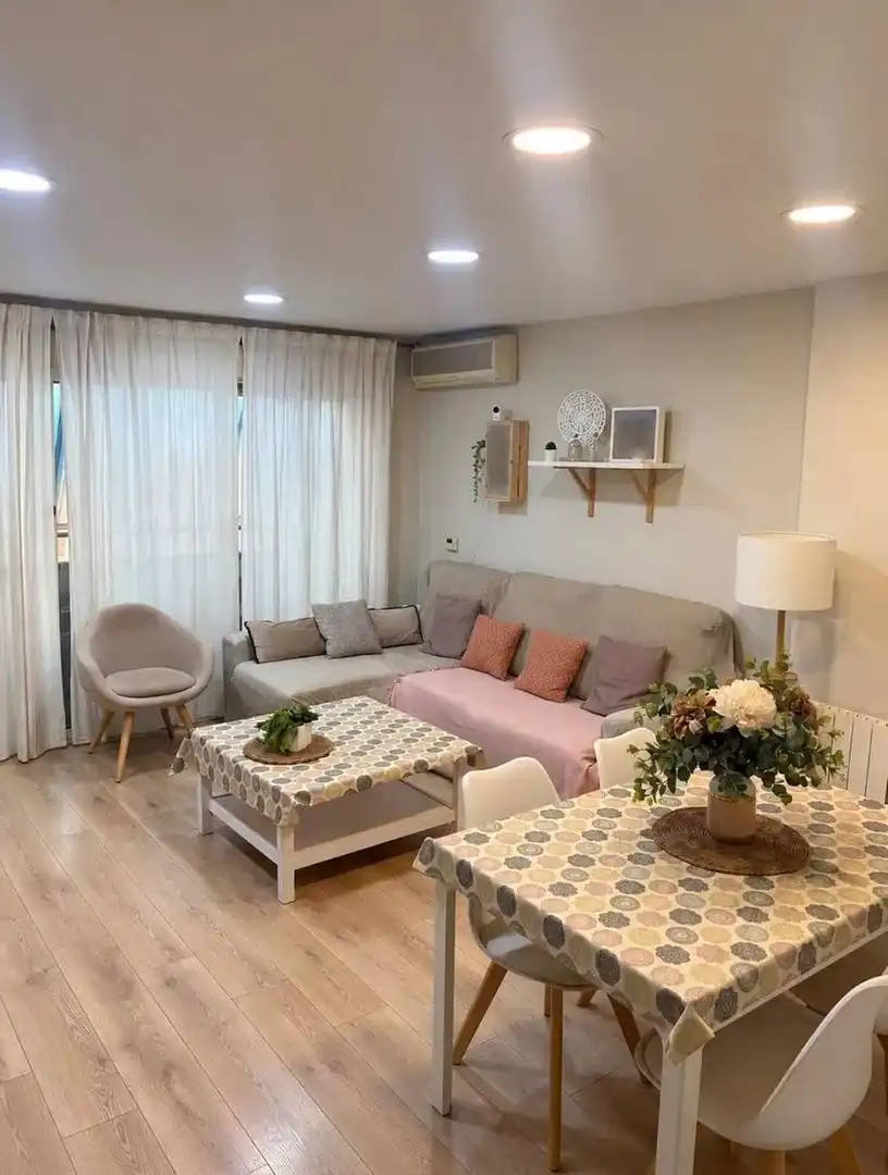 Piso con terraza en venta en Calle BENISANO