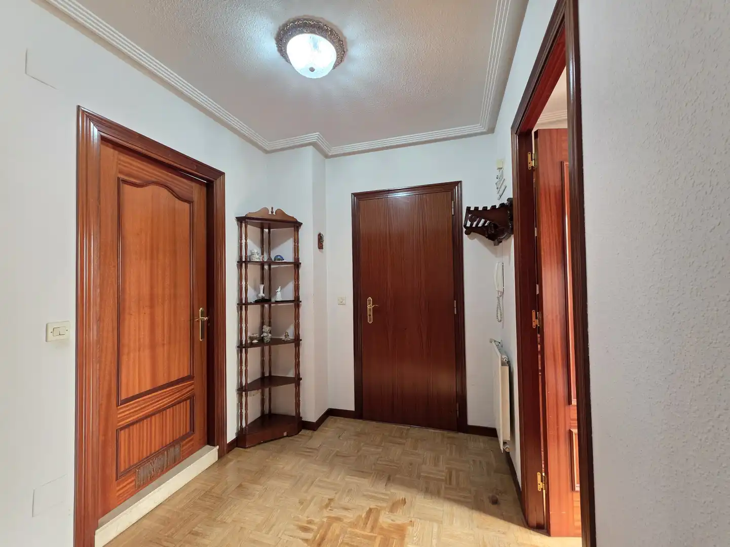 Wohnung zum Verkauf in Siero mit Heizung, Parkett und Terrasse