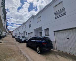 Vista exterior de Casa o xalet en venda en Galisteo amb Jardí privat i Terrassa