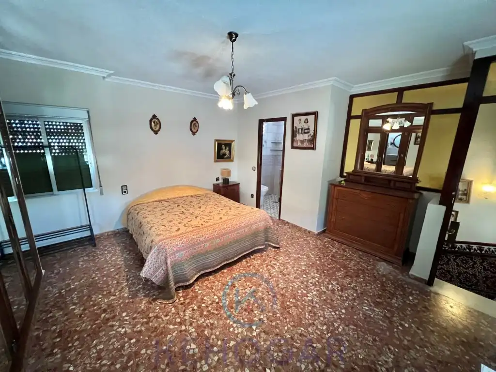 Bedroom of Houses for sale in Dos Hermanas