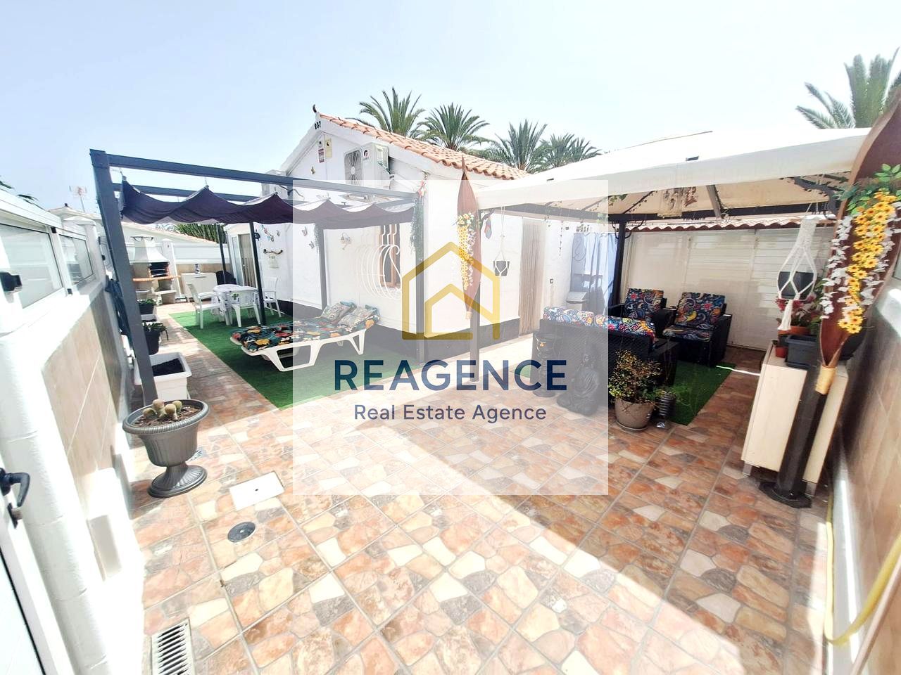 Vista exterior de Casa o chalet en venta en San Bartolomé de Tirajana con Aire acondicionado, Terraza y Amueblado