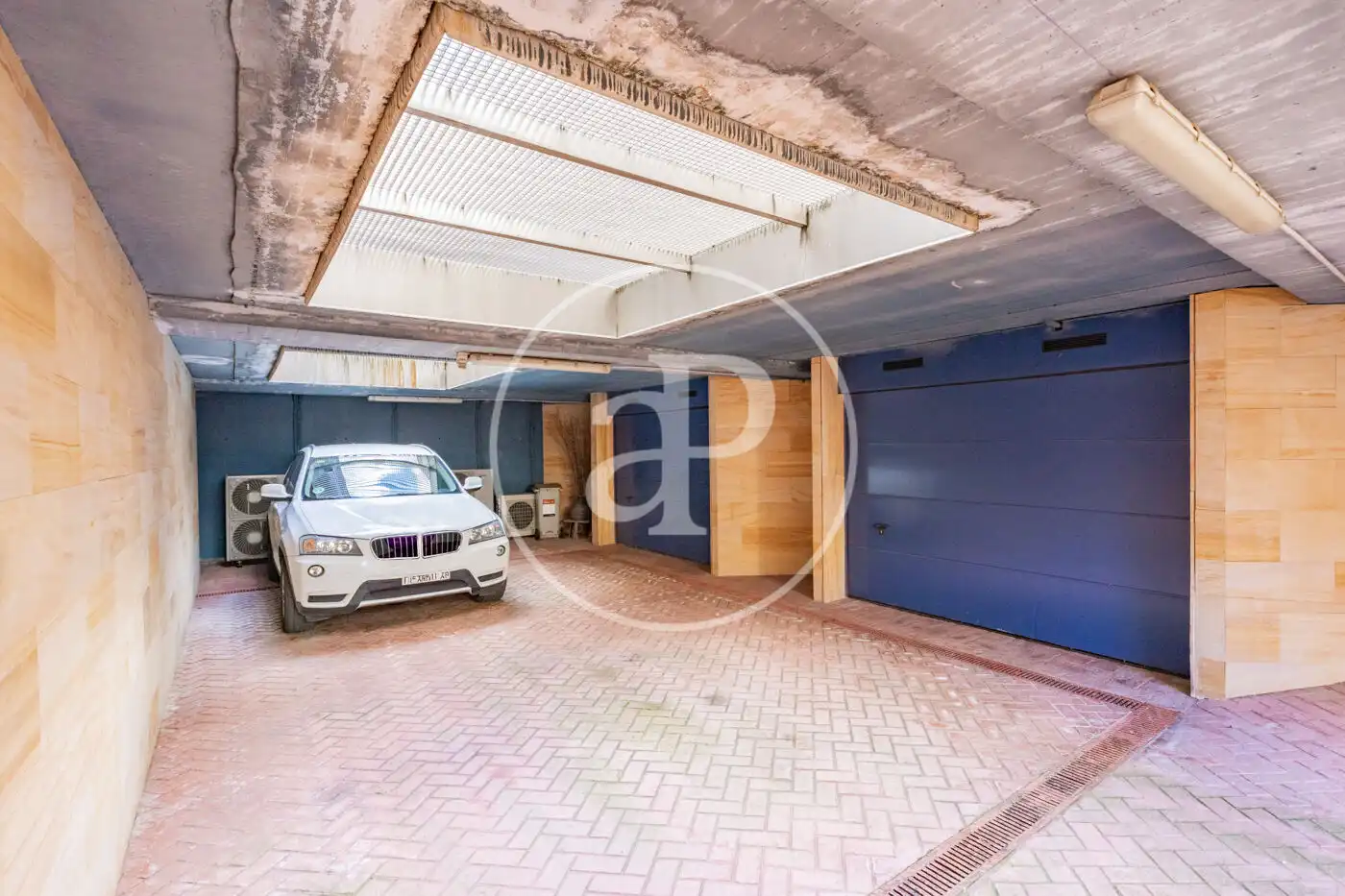 Parking de Casa o chalet en venta en Madrid con Aire acondicionado, Calefacción y Jardín privado