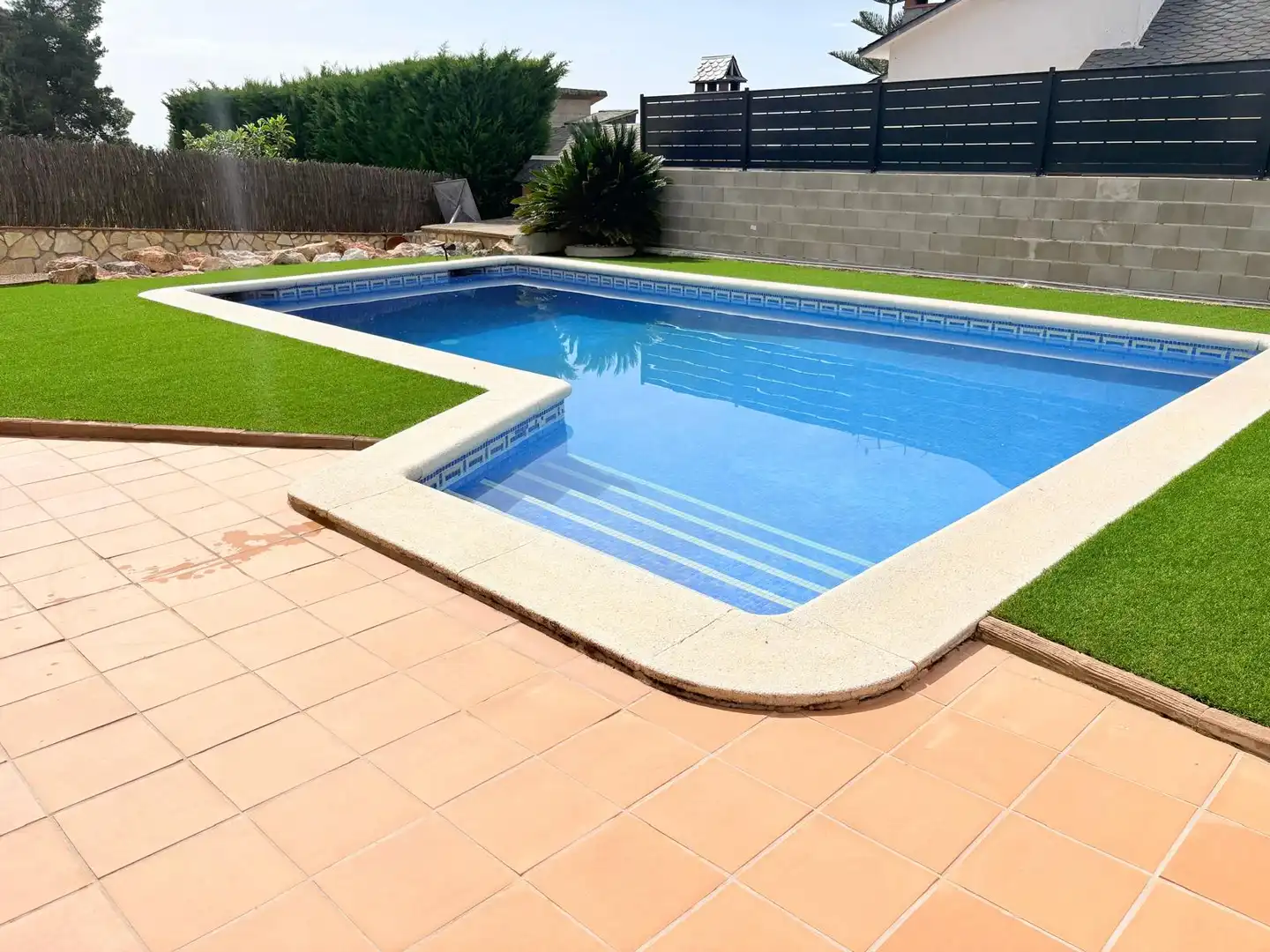 Piscina de Casa o chalet en venta en Corbera de Llobregat con Calefacción, Jardín privado y Terraza