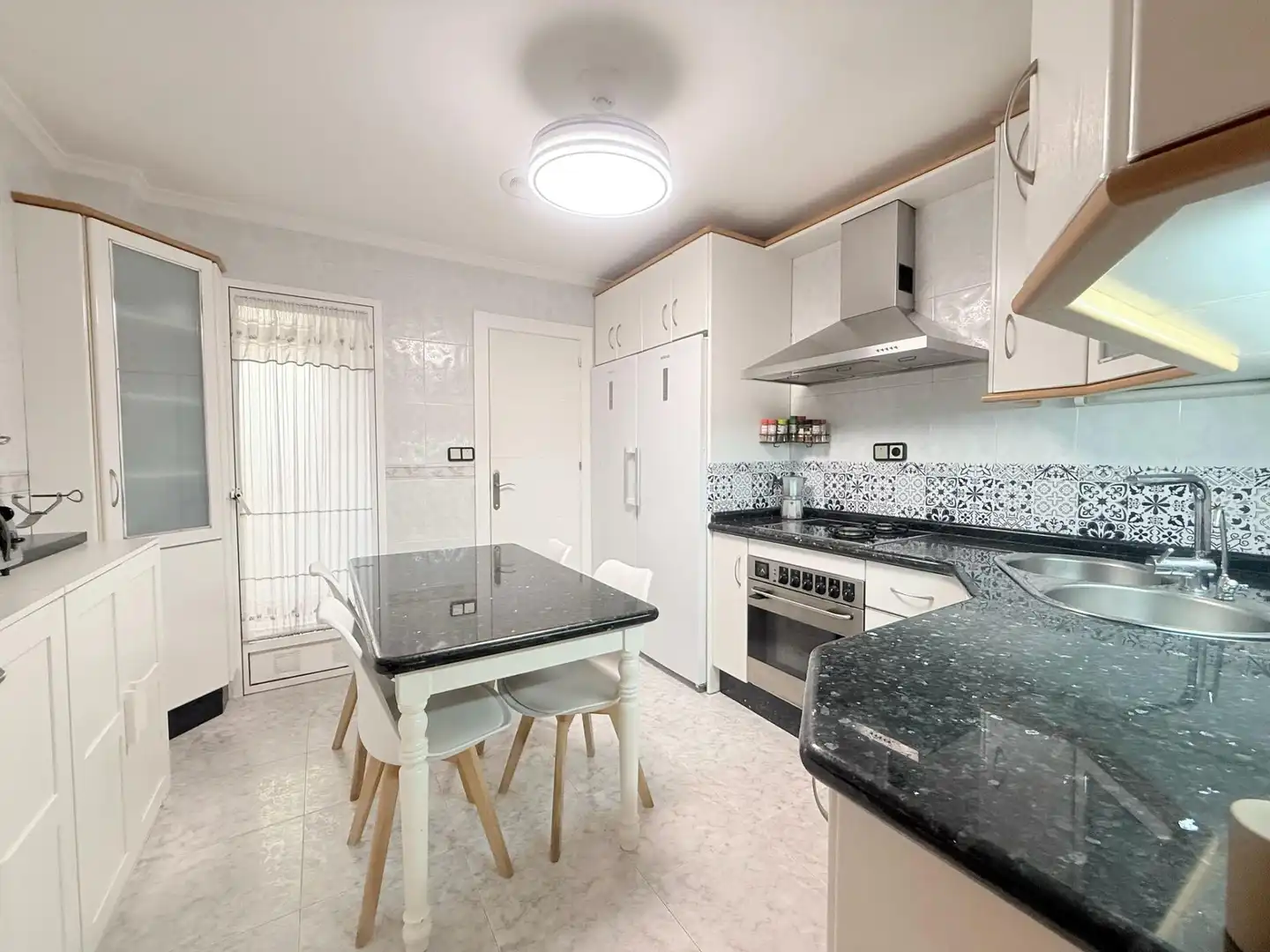 Kitchen of Flat for sale in Lorca  with Air Conditioner, Heating and Storage room