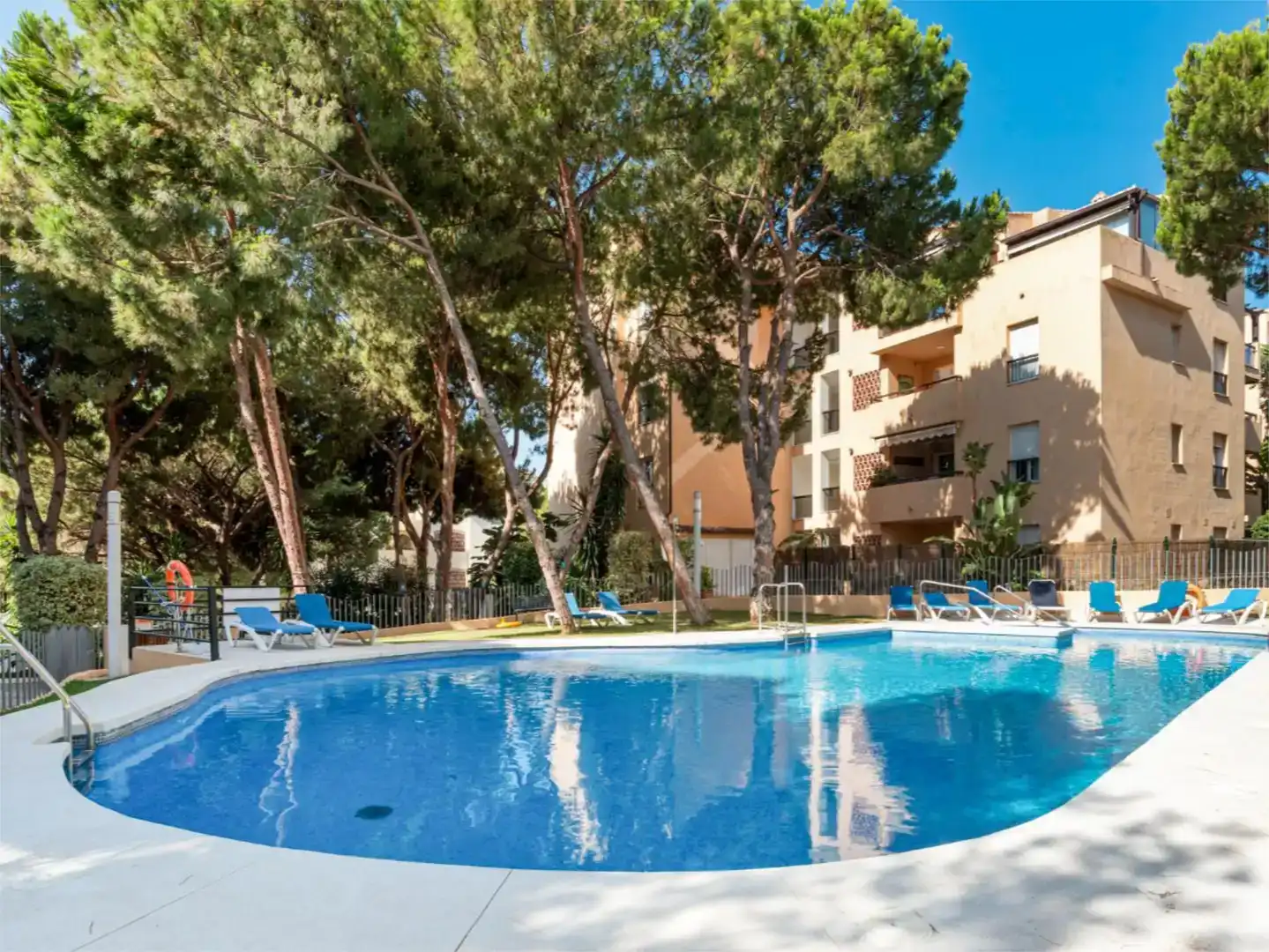 Piscina de Pis de lloguer en Marbella amb Aire condicionat i Piscina