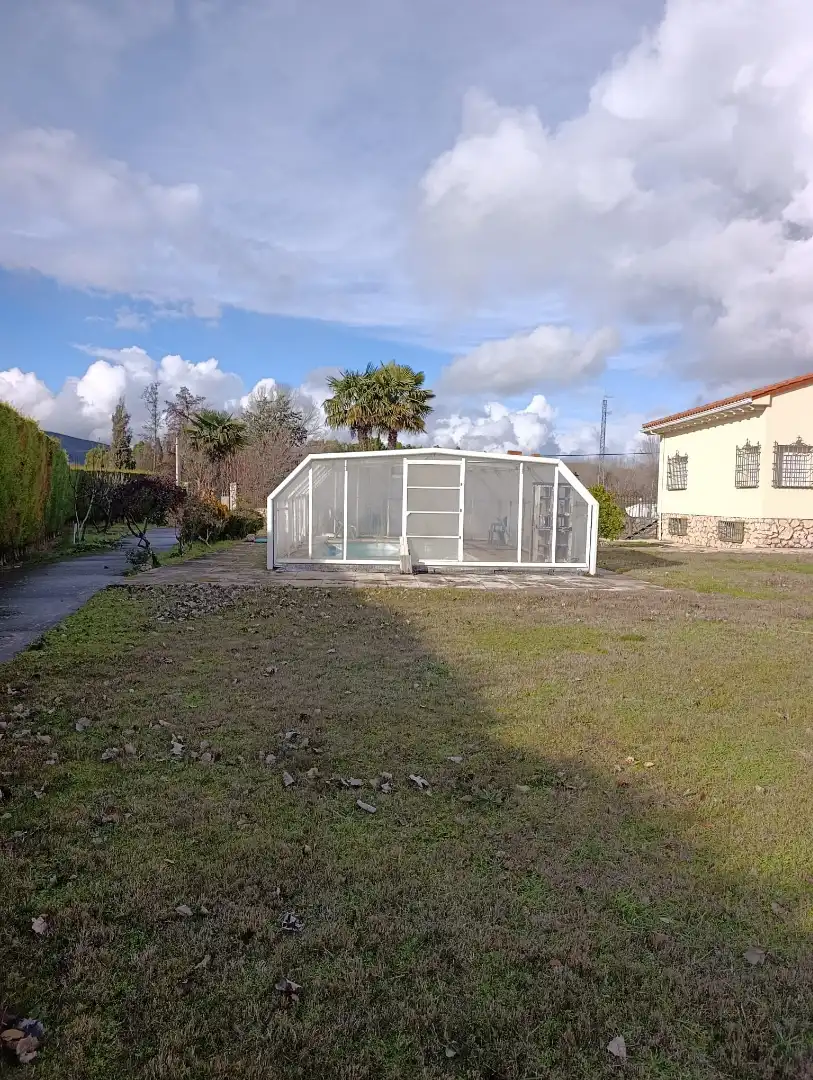 Swimming pool of Houses for sale in Buendía  with Air Conditioner, Heating and Private garden