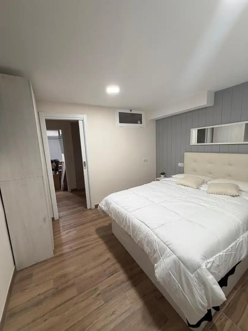 Habitación de Local en venta en Barcelona con Amueblado